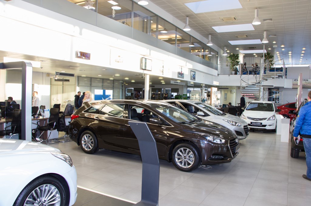 Автосалон "Kia РОЛЬФ Лахта"